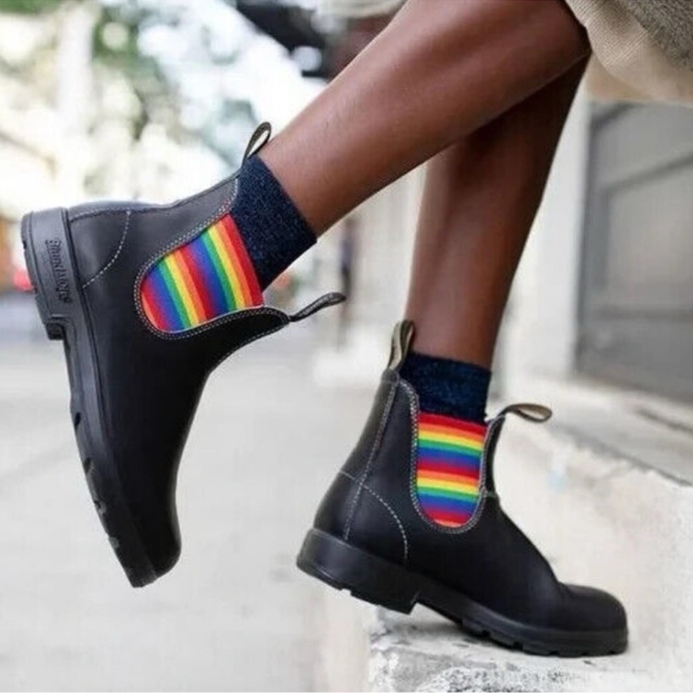 Blundstone Chelsea Rainbow Boots
Size 6.5 NEW!